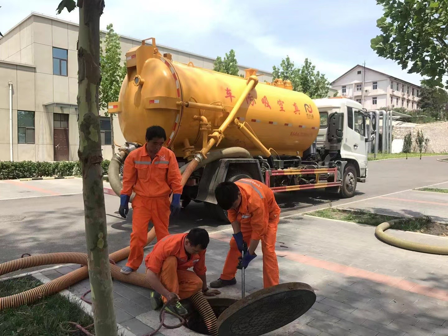 大竹化粪池清理与5-8吨吸粪车施工效率分析
